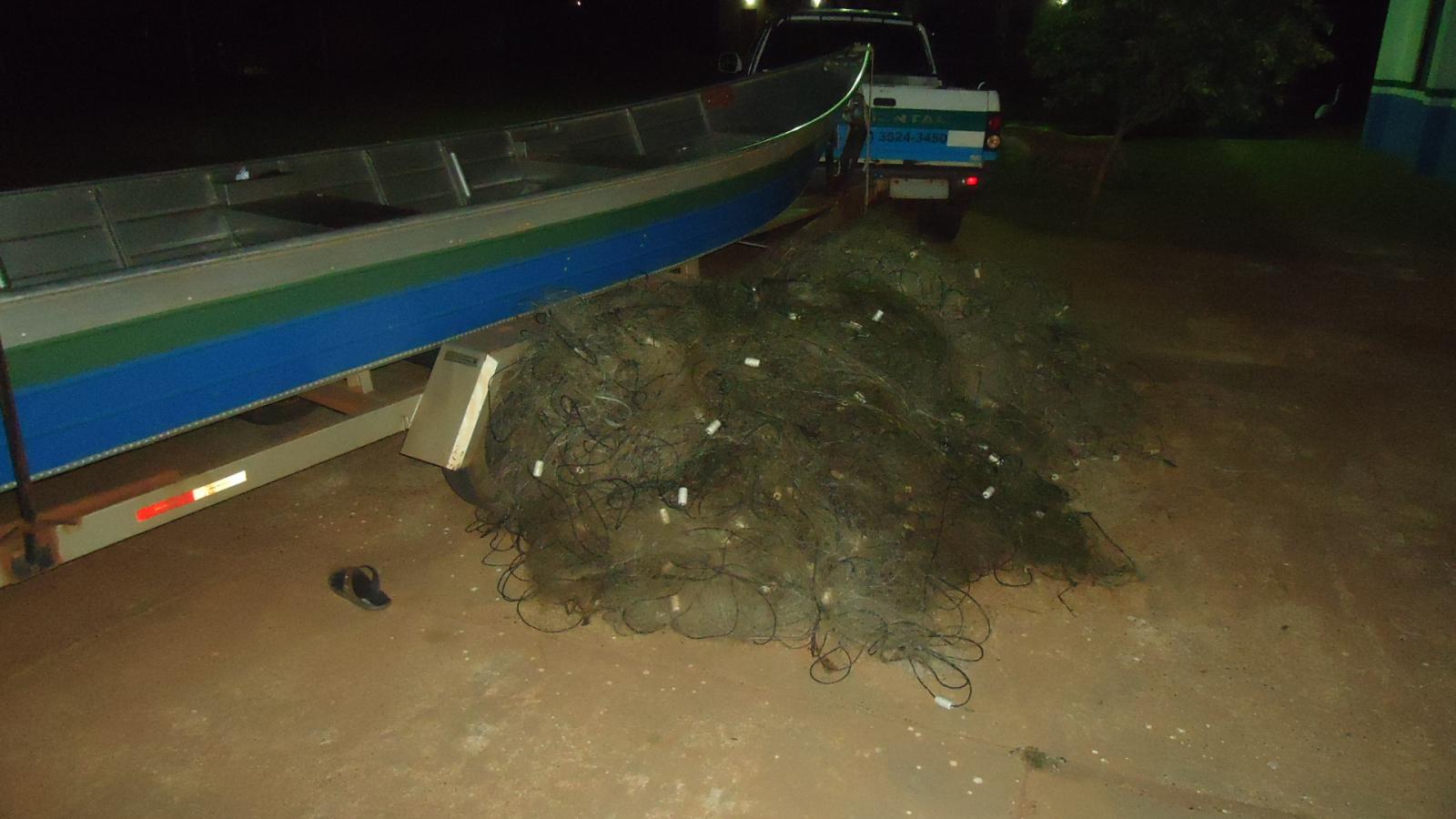 PMA prende um  com petrechos ilegais e apreende 3 mil metros de  redes de pesca